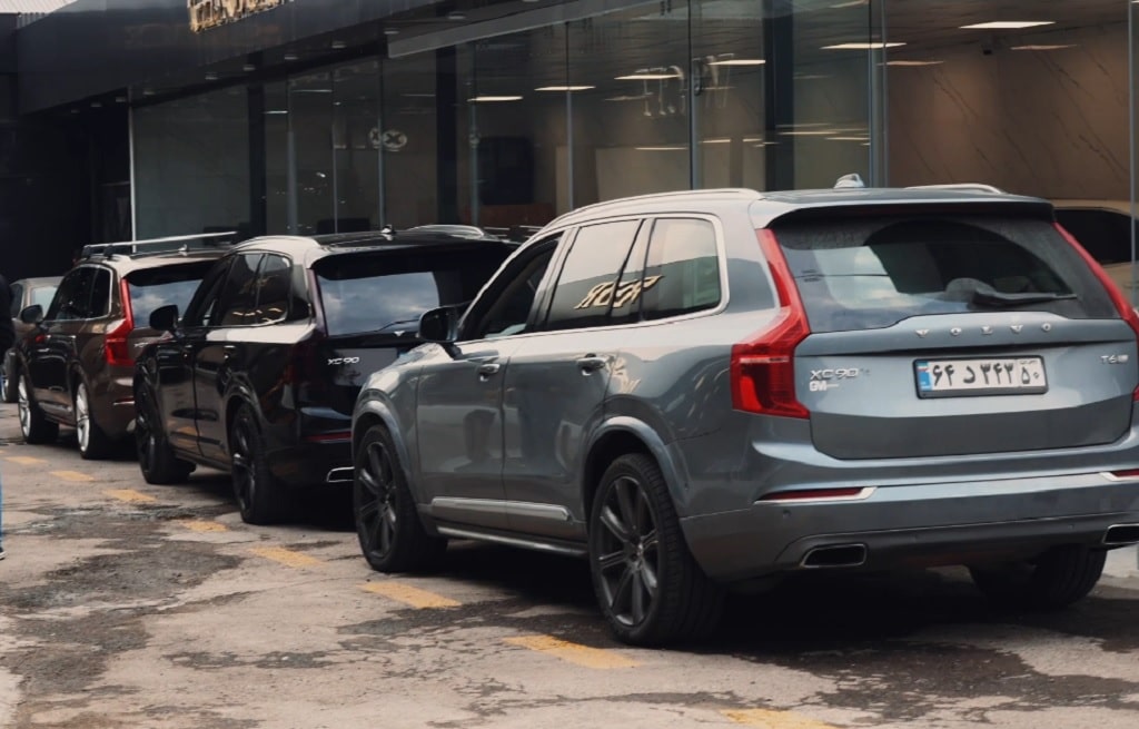 تنظیم شدت نور چراغ مطالعه ولوو XC90